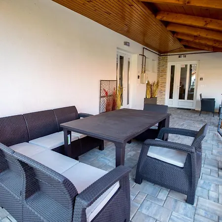 아파트 Matravoelgy Apartmanhaz Pásztó