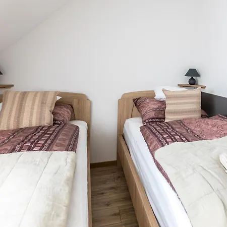 Lejlighed Matravoelgy Apartmanhaz Pásztó