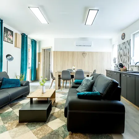 Matravoelgy Apartmanhaz * Pásztó